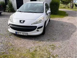 Vit Begagnad 2007 Peugeot 207 Halvkombi | 27 000 kr (Marknadspris)