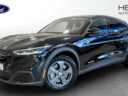Svart (black) Begagnad 2021 Ford Mustang Mach-E Standard Range SUV | 324 900 kr (Superpris)