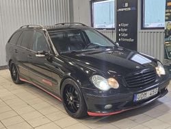 Svart Begagnad 2002 Mercedes C32 AMG Avantgarde Kombi | 79 900 kr