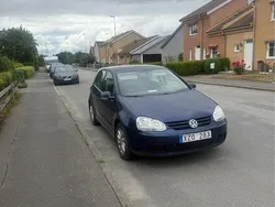Blå Begagnad 2007 VW Golf V Halvkombi | 24 999 kr (Marknadspris)
