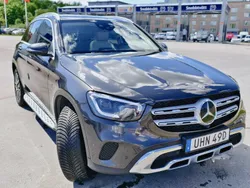 Grå Begagnad 2021 Mercedes GLC300e Edition SUV | 369 000 kr (Marknadspris)