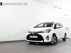 Vit Begagnad 2015 Toyota Yaris Hybrid Active Halvkombi | 148 900 kr (Marknadspris)