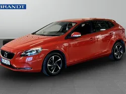 Röd Begagnad 2017 Volvo V40 Business Edition Kombi | 159 900 kr (Marknadspris)