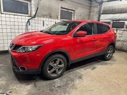 Röd Begagnad 2017 Nissan Qashqai SUV | 119 800 kr (Marknadspris)