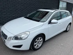 Vit Begagnad 2012 Volvo V60 Momentum Kombi | 89 900 kr (Bra pris)