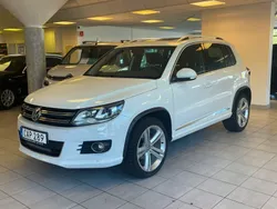 Vit Begagnad 2014 VW Tiguan R-line SUV | 134 900 kr (Marknadspris)