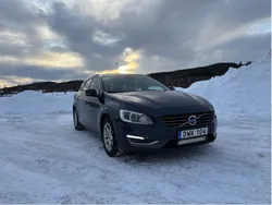 Röd Begagnad 2015 Volvo V60 Momentum Kombi | 84 999 kr (Superpris)