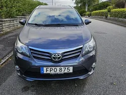 Blå Begagnad 2015 Toyota Avensis Edition Kombi | 125 000 kr (Marknadspris)