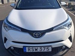 Vit Begagnad 2018 Toyota C-HR Active SUV | 157 500 kr (Lite dyr)