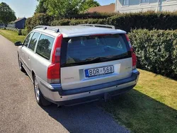 Silver Begagnad 2004 Volvo V70 Kombi | 24 000 kr (Marknadspris)