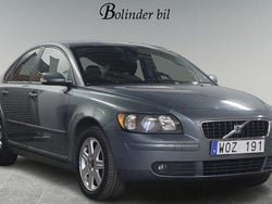 Grön Begagnad 2005 Volvo S40 Kinetic Sedan | 38 900 kr (Marknadspris)