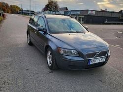 Grå Begagnad 2007 Volvo V50 Kinetic Kombi | 24 900 kr (Bra pris)