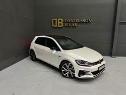 Röd Begagnad 2018 VW Golf VII GTI Halvkombi | 239 800 kr (Marknadspris)