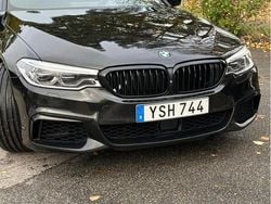Svart Begagnad 2018 BMW M550 Sedan | 395 000 kr (Marknadspris)