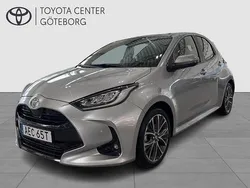 Silver Ny 2025 Toyota Yaris Hybrid Style Halvkombi | 299 900 kr (Marknadspris)