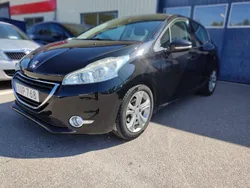 Svart Begagnad 2014 Peugeot 208 Halvkombi | 89 900 kr