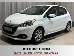 Vit Begagnad 2015 Peugeot 208 Halvkombi | 105 000 kr (Marknadspris)