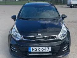 Svart Begagnad 2015 Kia Rio Halvkombi | 75 000 kr (Bra pris)