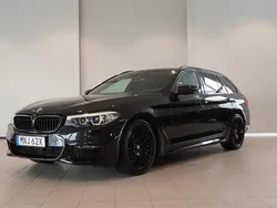 Svart Begagnad 2019 BMW 520 M Sport Kombi | 339 800 kr (Marknadspris)