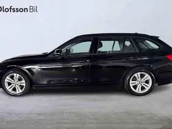 Svart Begagnad 2016 BMW 318 Kombi | 149 000 kr