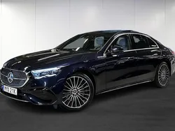 Mörkblå (blue) Begagnad 2025 Mercedes E300 AMG Line Premium Sedan | 868 700 kr