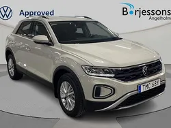 Grå Begagnad 2022 VW T-Roc Life SUV | 209 000 kr (Marknadspris)