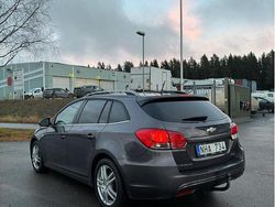 Grå Begagnad 2013 Chevrolet Cruze Kombi | 79 000 kr (Dyr)