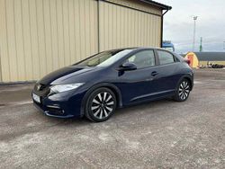 Mörkblå (blå) Begagnad 2014 Honda Civic Sport Halvkombi | 89 900 kr (Marknadspris)