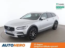 Silver Begagnad 2018 Volvo V90 CC Momentum Kombi | 369 000 kr (Marknadspris)