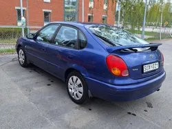 Blå Begagnad 2001 Toyota Corolla Halvkombi | 20 000 kr (Bra pris)