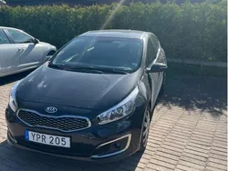 Svart Begagnad 2018 Kia Ceed Halvkombi | 110 000 kr