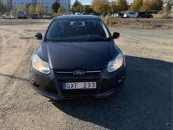 Grå Begagnad 2011 Ford Focus Trend Halvkombi | 36 900 kr (Bra pris)