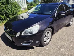 Svart Begagnad 2011 Volvo V60 Momentum Kombi | 59 900 kr (Marknadspris)