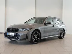 Grå Begagnad 2023 BMW 330e M Sport Kombi | 519 500 kr (Marknadspris)