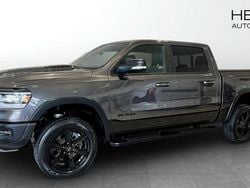 Mörkgrå (grey) Begagnad 2019 RAM 1500 Pickup | 599 000 kr (Lite dyr)