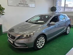 Grå (grå met) Begagnad 2016 Volvo V40 Momentum Kombi | 169 900 kr (Marknadspris)