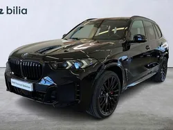 Svart Begagnad 2025 BMW X5 Comfort Edition SUV | 1 139 000 kr (Superpris)