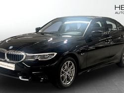 Svart (black) Begagnad 2021 BMW 330e Sport Line Sedan | 319 700 kr (Marknadspris)