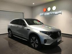 Silvermetallic/mörkblått läder/svart alcantara klädsel Begagnad 2019 Mercedes EQC400 Edition SUV | 359 900 kr (Dyr)
