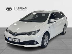 Vit Begagnad 2017 Toyota Auris Hybrid Sport Kombi | 159 000 kr (Lite dyr)
