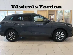 Grå Begagnad 2024 VW Tiguan Life SUV | 385 900 kr (Dyr)