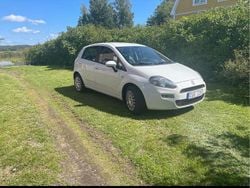 Vit Begagnad 2012 Fiat Punto Easy Halvkombi | 35 000 kr