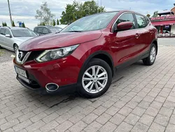 Röd Begagnad 2015 Nissan Qashqai SUV | 129 600 kr (Lite dyr)