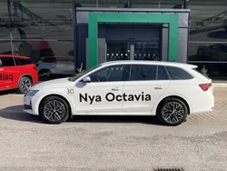 Vit Ny 2025 Skoda Octavia Selection Kombi | 329 900 kr (Marknadspris)