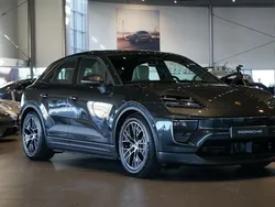 Grå Ny 2025 Porsche Macan 4 Electric SUV | 959 000 kr