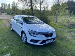 Vit Begagnad 2019 Renault Mégane GrandTour Kombi | 129 000 kr (Marknadspris)