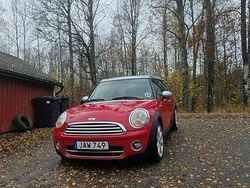 Röd Begagnad 2009 Mini Clubman Kombi | 37 000 kr