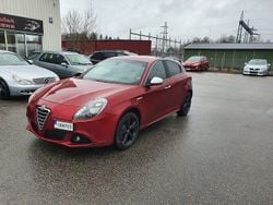 Röd Begagnad 2011 Alfa Romeo Giulietta Distinctive Halvkombi | 51 900 kr