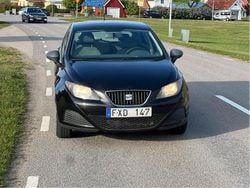 Svart Begagnad 2009 Seat Ibiza Reference Halvkombi | 56 000 kr (Marknadspris)