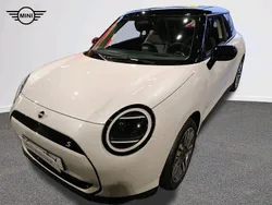 Vit Ny 2024 Mini Cooper SE Halvkombi | 389 900 kr